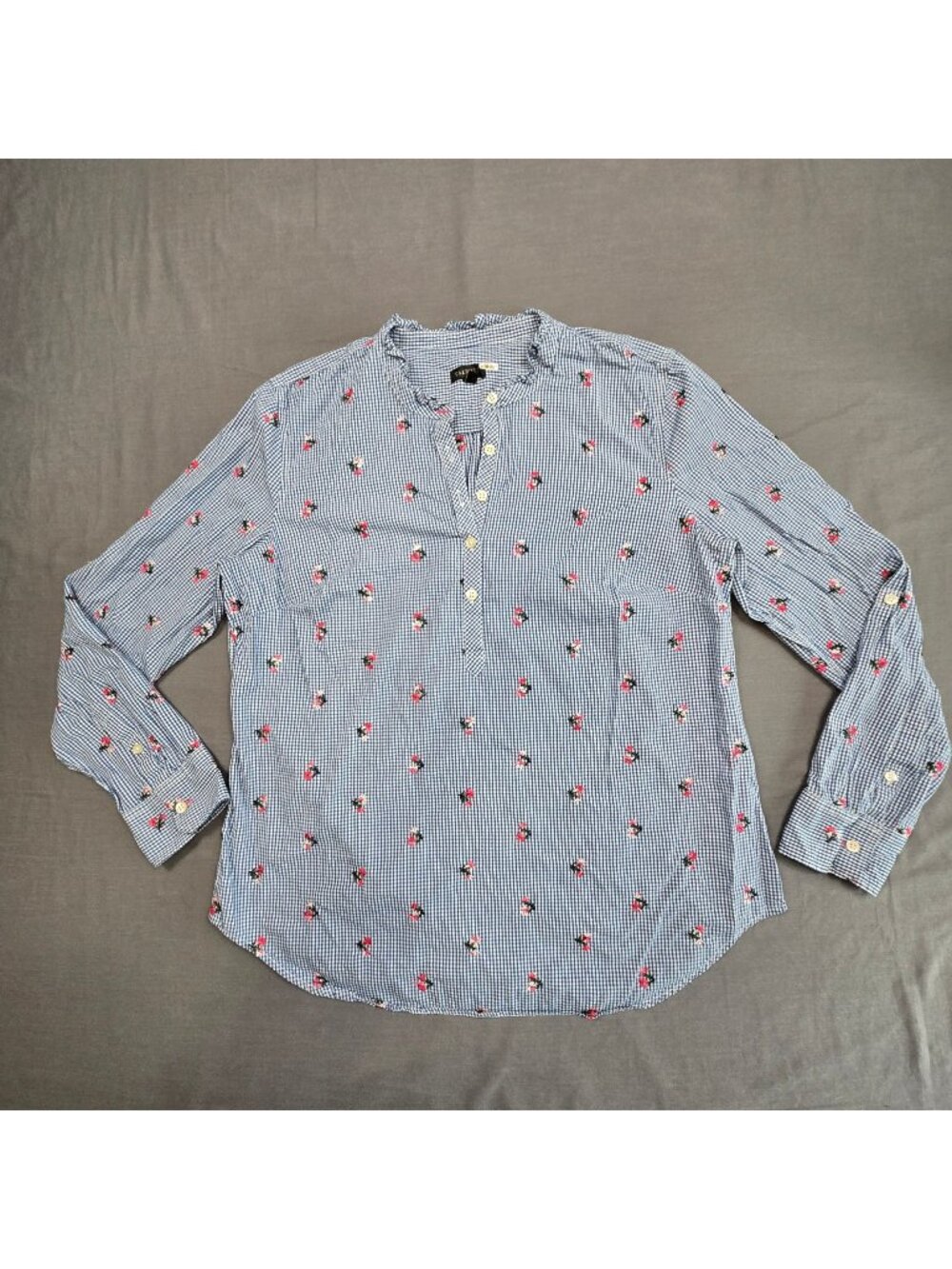 Talbots Medium Button Down Blue Gingham Floral Embroidered Long Sleeve Blouse